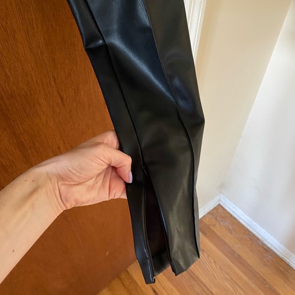 Black pleather pants by Zara - Picture 2 of 4